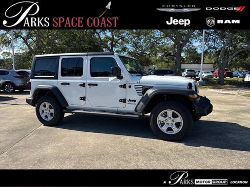 Certified 2022 Jeep Wrangler Unlimited Sport AWD/4WD image 1