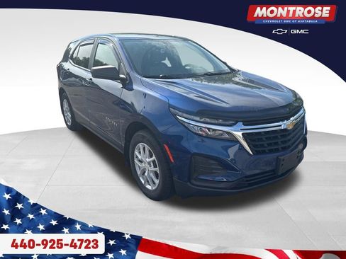 Used 2022 Chevrolet Equinox LS w/ LS Convenience Package AWD/4WD image 2