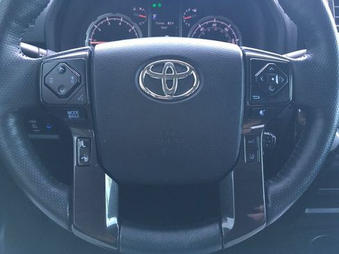 Used 2023 Toyota 4Runner TRD Off-Road Premium w/ Moonroof Package AWD/4WD image 15