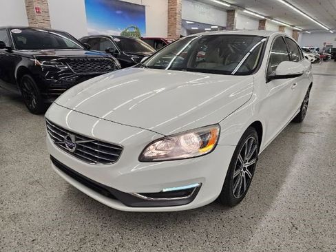 Used 2016 Volvo S60 T5 Premier image 1