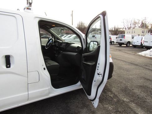Used 2017 Nissan NV200 S image 27