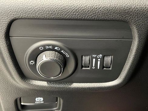 New 2025 Jeep Grand Cherokee L Altitude image 27