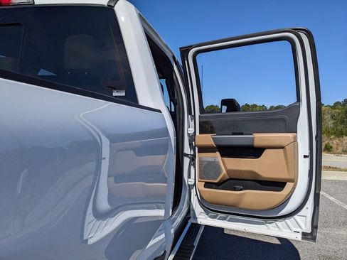 Used 2023 Ford F250 Lariat w/ Chrome Package image 60