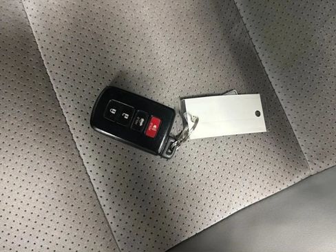 Used 2016 Toyota Camry XSE FWD image 24