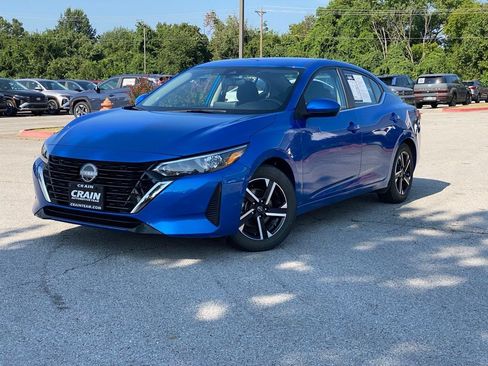 Used 2025 Nissan Sentra SV FWD image 3