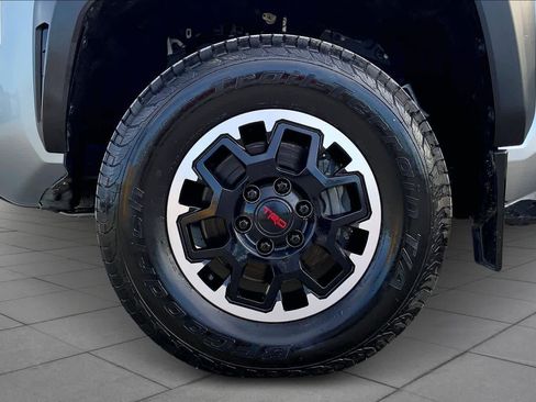 Used 2024 Toyota Tacoma TRD Off-Road image 10