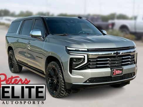 New 2025 Chevrolet Suburban Premier image 1