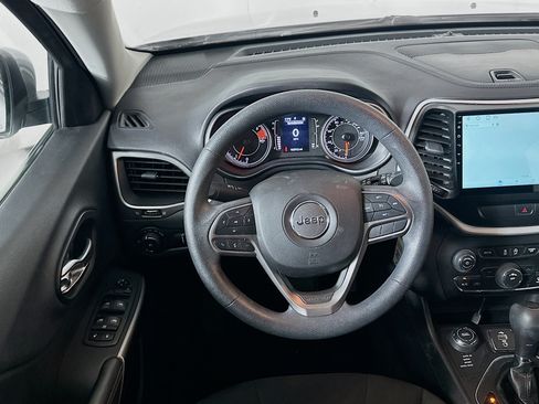 Used 2019 Jeep Cherokee Latitude w/ Popular Appearance Group AWD/4WD image 17