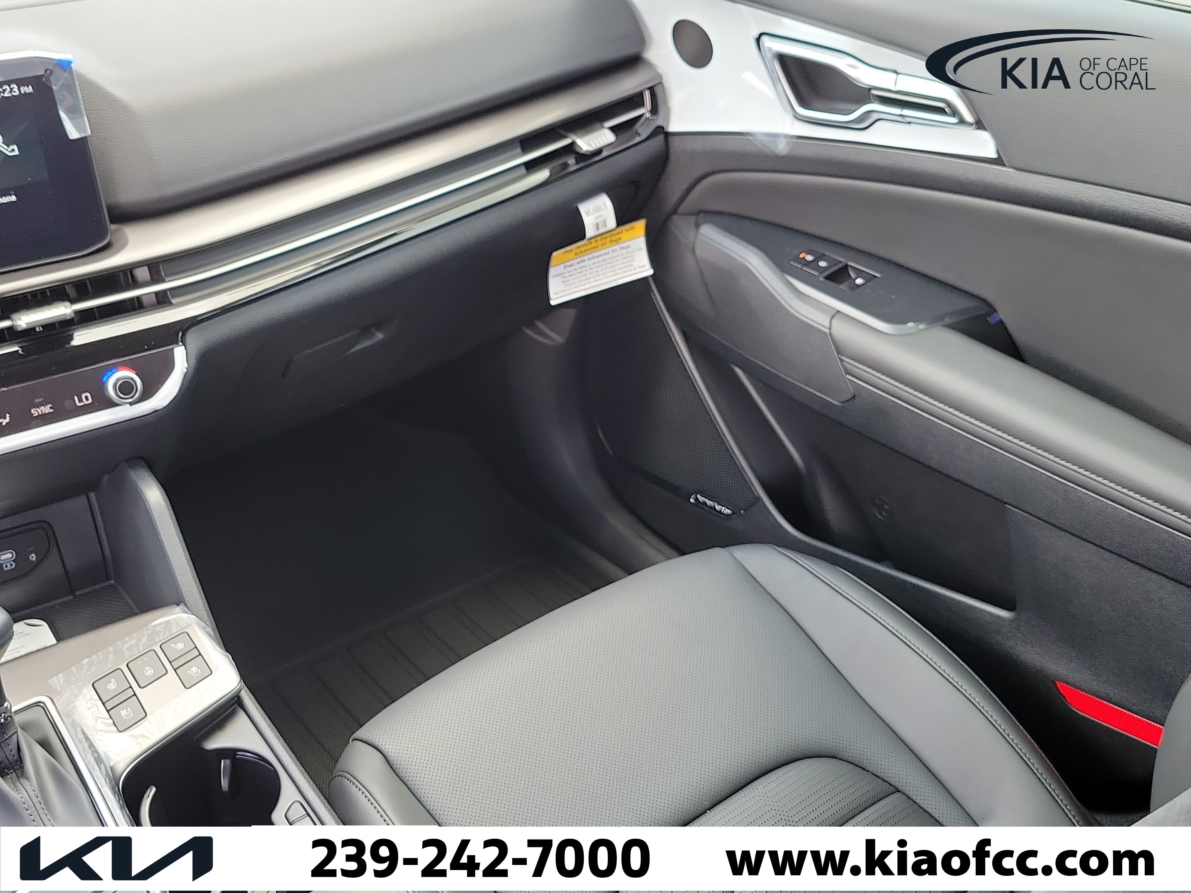 New 2027 Kia Sportage SX FWD image 18