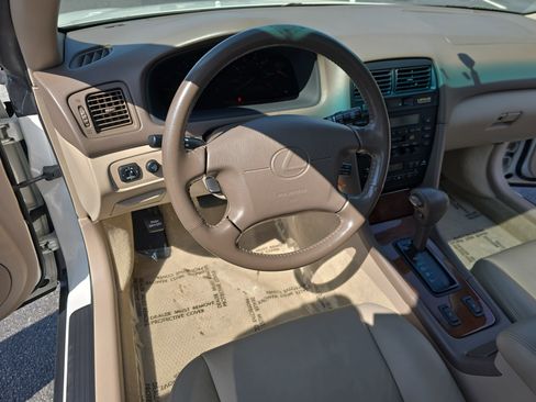 Used 1998 Lexus ES 330 image 17