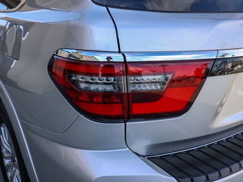 Used 2022 Nissan Armada SV image 7