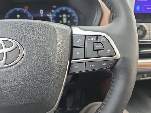 Certified 2025 Toyota Grand Highlander AWD image 20