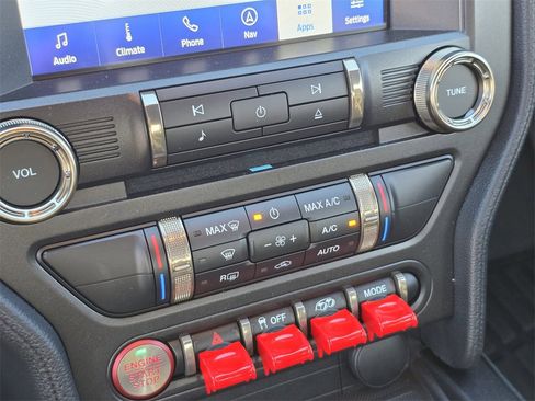 Used 2022 Ford Mustang Shelby GT500 w/ Carbon Fiber Track Pack image 32