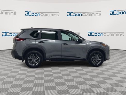 Used 2023 Nissan Rogue S image 9