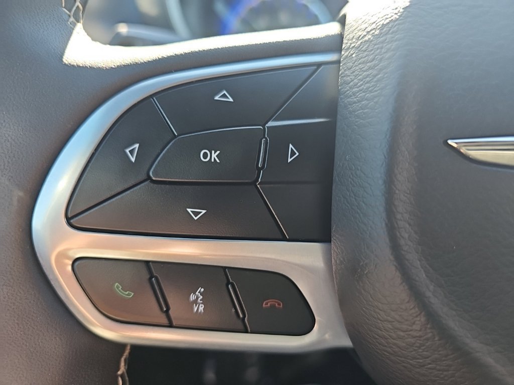 Certified 2026 Chrysler Pacifica Select FWD image 30