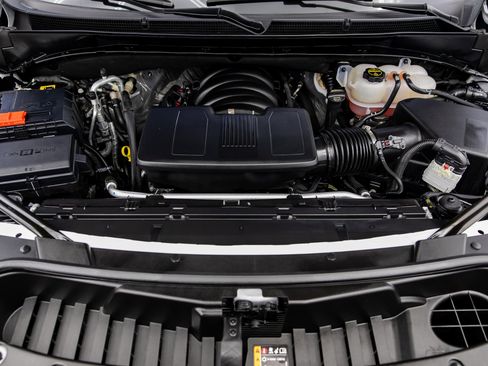 Used 2025 GMC Yukon AT4 w/ AT4 Premium Plus Package image 30