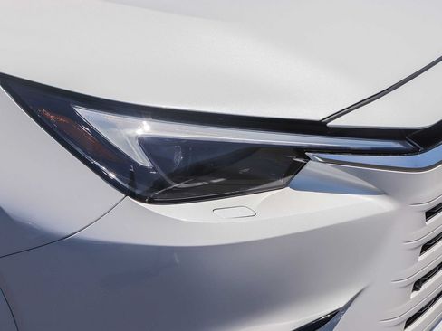 Used 2025 Lexus TX 500h AWD w/ Technology Package image 11