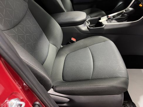 Used 2025 Toyota RAV4 XLE image 29