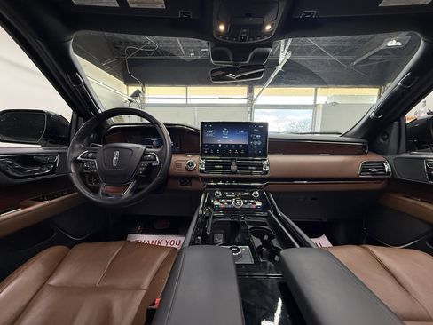 Used 2023 Lincoln Navigator L Reserve w/ Equipment Group 201A image 14