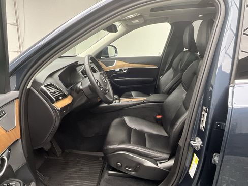 Used 2023 Volvo XC90 B6 Plus image 3