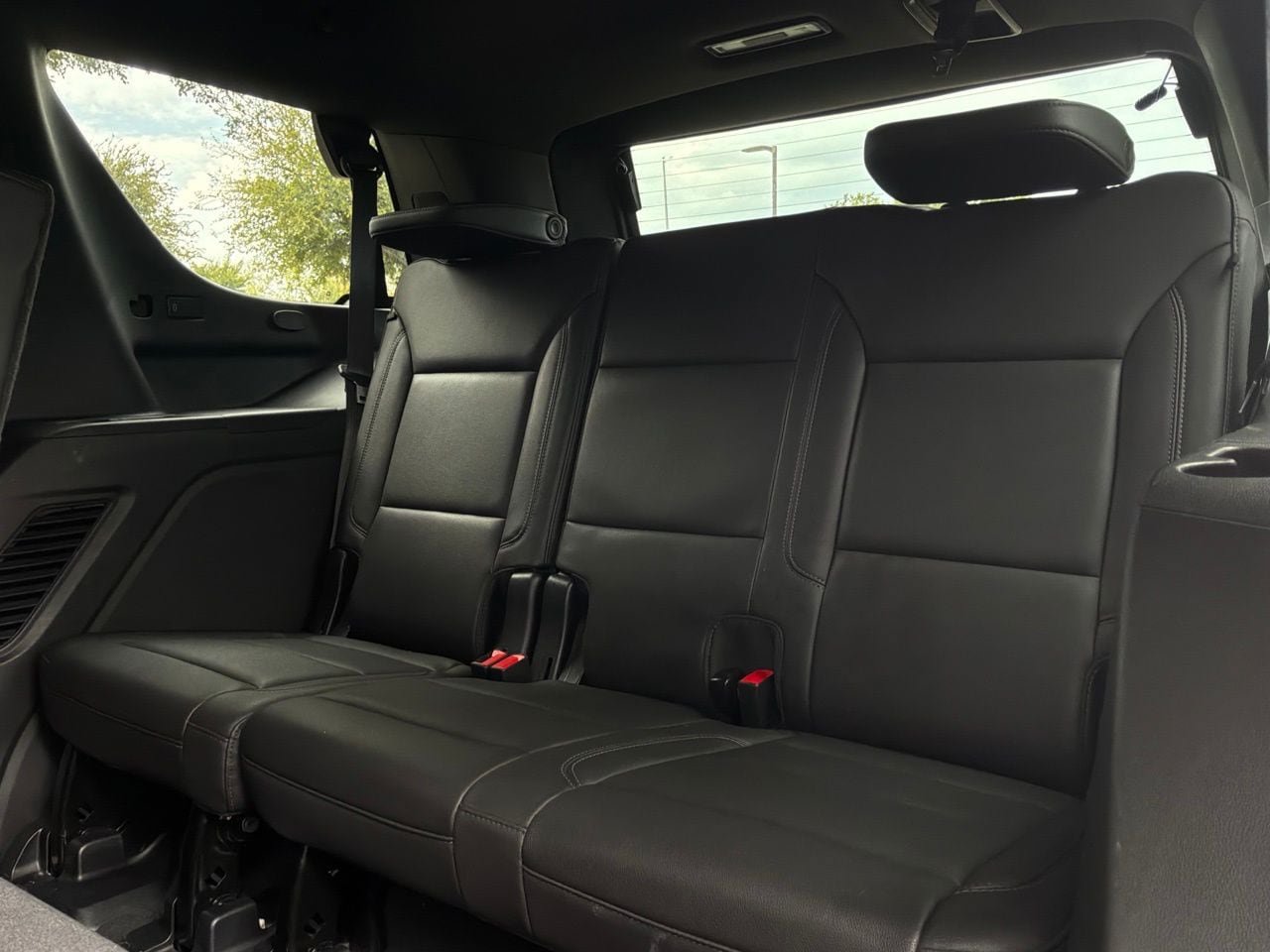 Used 2024 Chevrolet Tahoe LT w/ Luxury Package AWD/4WD image 13
