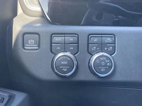 Used 2025 GMC Sierra 1500 SLT w/ SLT Premium Package image 14