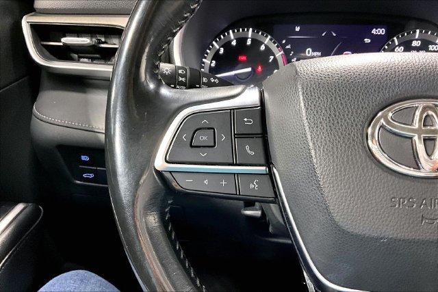 Used 2021 Toyota Highlander XLE AWD/4WD image 13