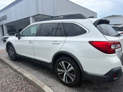 Used 2019 Subaru Outback 2.5i Limited w/ Popular Package #2 AWD/4WD image 3