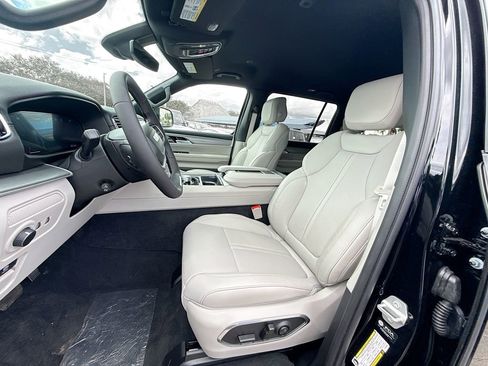 New 2026 Jeep Grand Wagoneer 2WD image 22