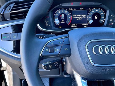 Certified 2024 Audi Q3 2.0T Premium w/ Convenience Package image 24