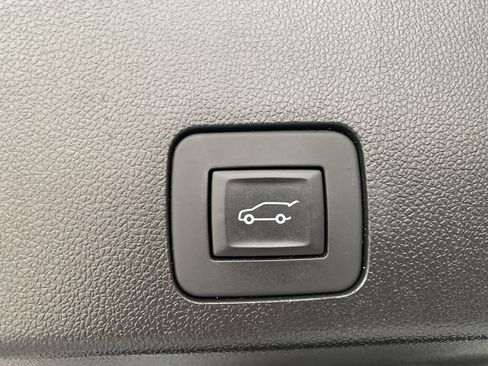 Used 2025 Buick Encore GX Sport Touring w/ Advanced Technology Package FWD image 9
