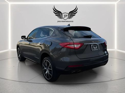 Used 2017 Maserati Levante AWD/4WD image 5