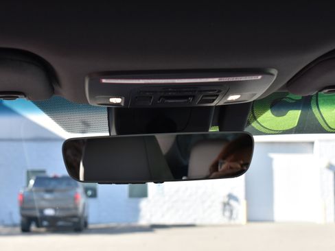 Used 2020 Toyota Avalon Limited image 29