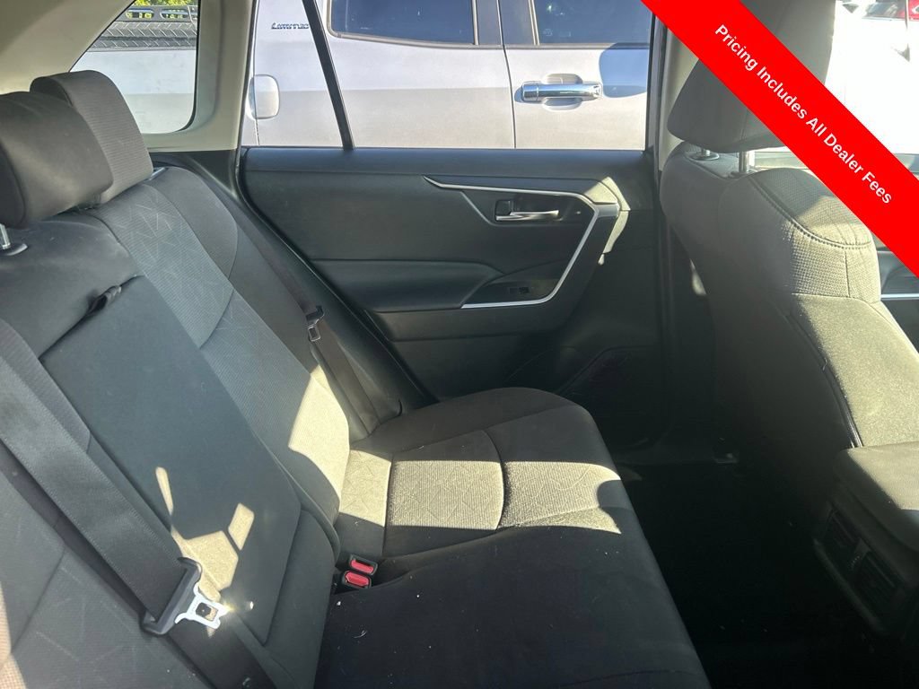 Used 2019 Toyota RAV4 XLE AWD/4WD image 5