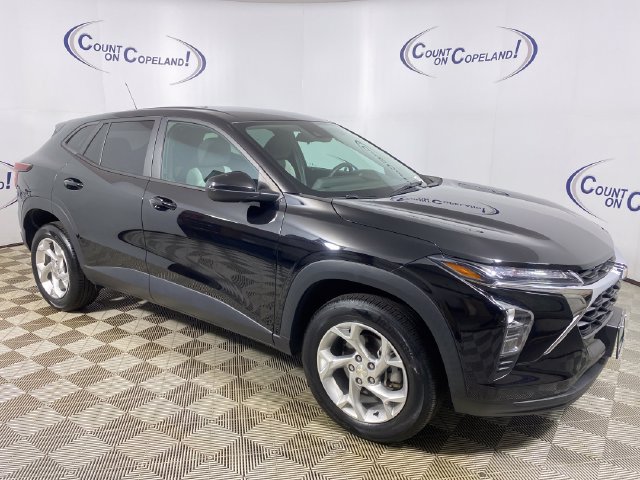 Used 2024 Chevrolet Trax LS w/ LS Convenience Package FWD image 9