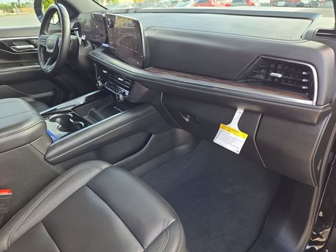 Used 2025 Chevrolet Tahoe LT w/ Comfort Package RWD image 32