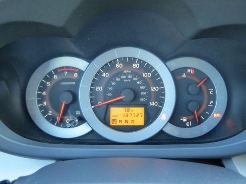 Used 2010 Toyota RAV4 2WD image 10