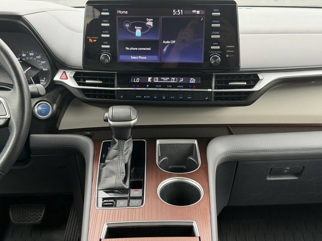 Certified 2022 Toyota Sienna XLE FWD image 22