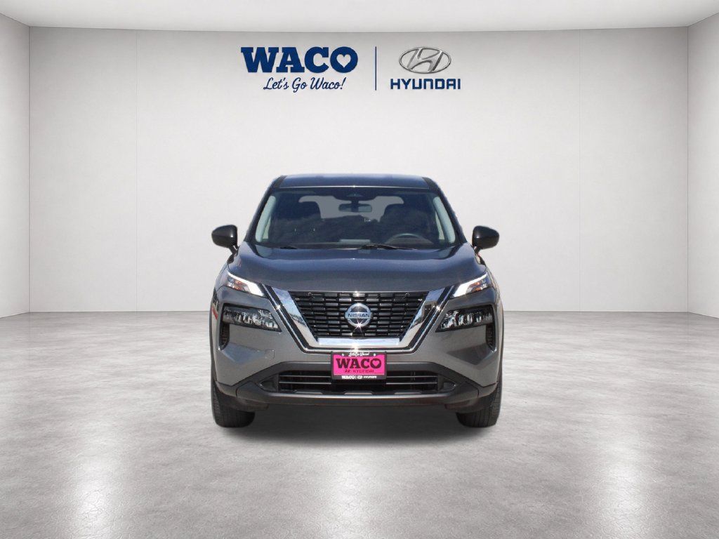 Used 2021 Nissan Rogue S FWD image 2