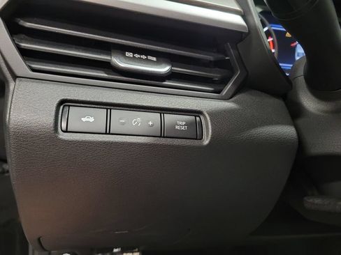 Used 2024 Nissan Altima 2.5 SV FWD image 23