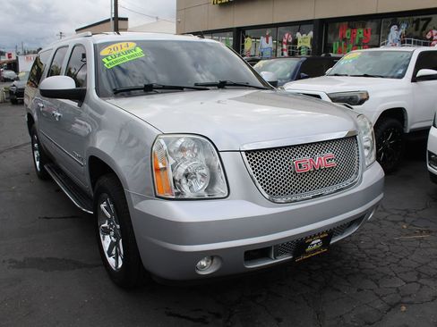 Used 2014 GMC Yukon XL Denali image 8