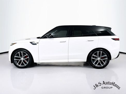 Used 2023 Land Rover Range Rover Sport SE Dynamic AWD/4WD image 4