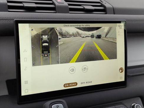 Used 2025 Land Rover Defender 110 S image 20