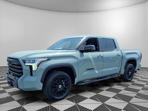 Used 2024 Toyota Tundra Limited AWD/4WD image 4