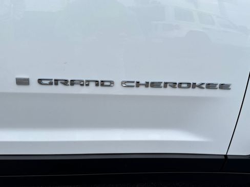 Certified 2022 Jeep Grand Cherokee Limited 4xe w/ Luxury Tech Group II image 8