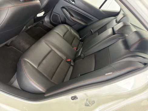 Used 2023 Nissan Altima 2.5 SR FWD image 12