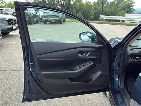 Used 2023 Honda Accord EX image 8