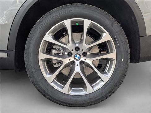 New 2026 BMW X5 xDrive40i w/ Executive Package image 10