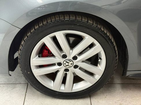 Used 2014 Volkswagen Jetta GLI image 36