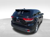 Used 2017 Toyota Highlander Limited image 5